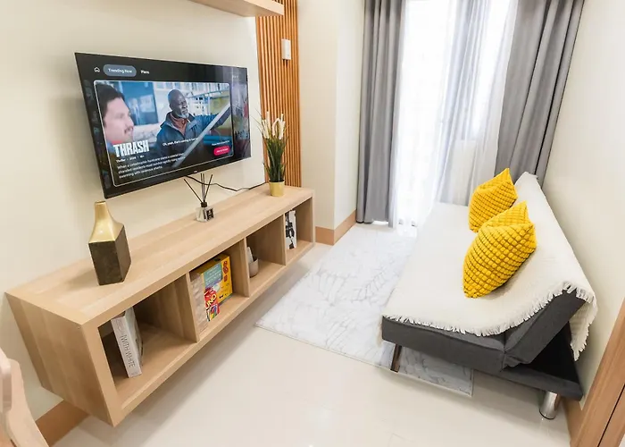 Cozy Minimalist With Balcony Near Moa Apartment *