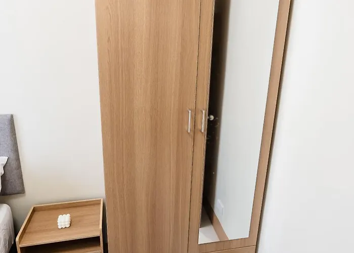 Apartment Cozy Minimalist With Balcony Near Moa