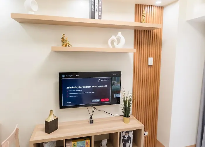 Cozy Minimalist With Balcony Near Moa Apartment Manila