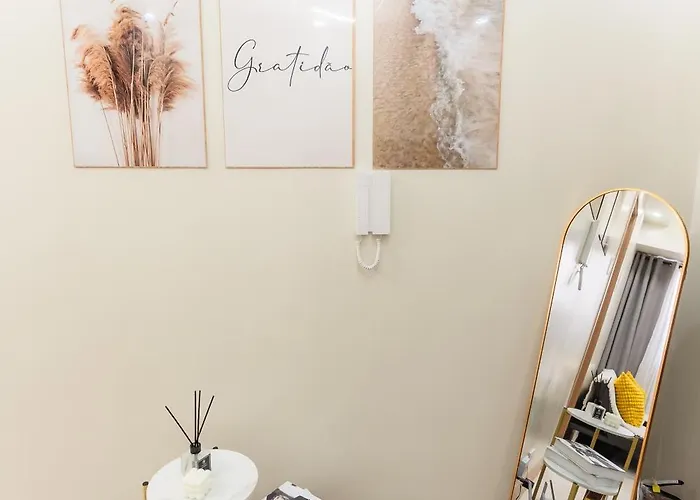 Cozy Minimalist With Balcony Near Moa Apartment Manila