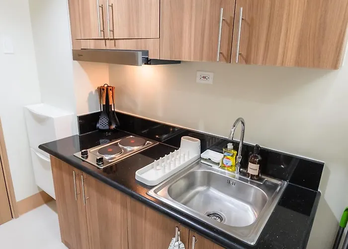 Apartment Cozy Minimalist With Balcony Near Moa